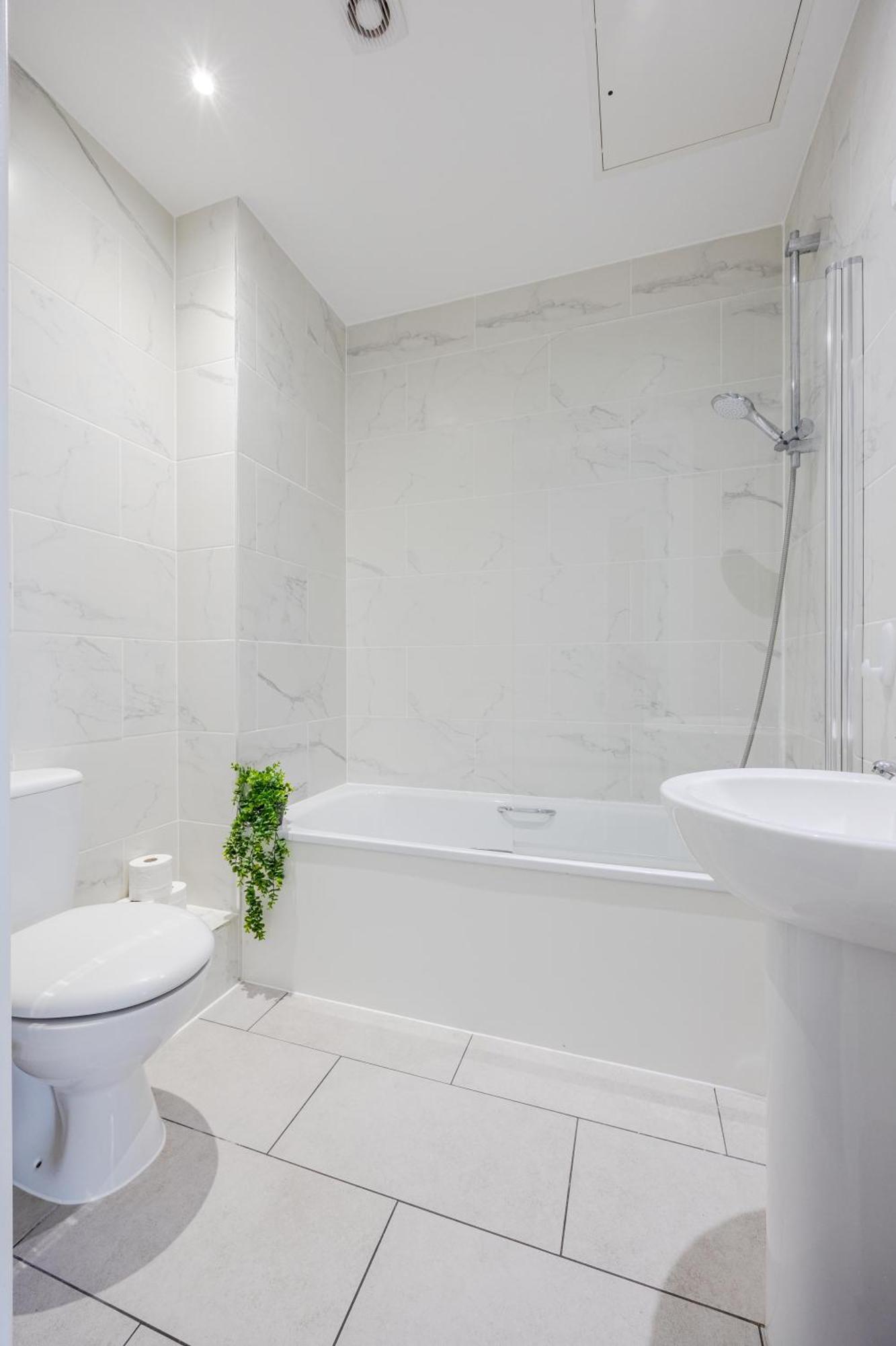 Vertigo Apartments Kingston upon Thames  Dış mekan fotoğraf