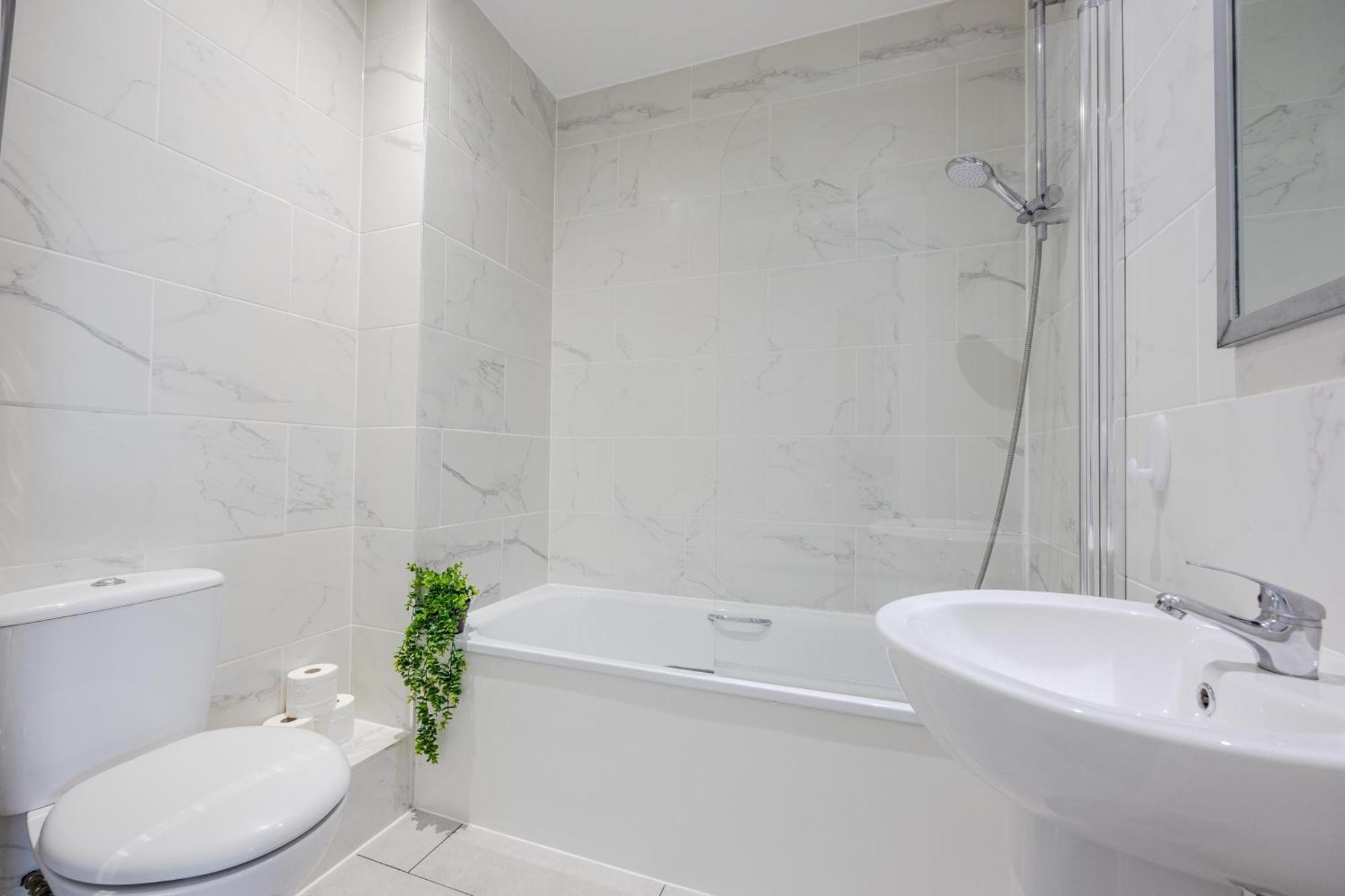 Vertigo Apartments Kingston upon Thames  Dış mekan fotoğraf